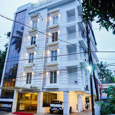 Sreepathi Mayoogha Guruvāyūr Exterior foto
